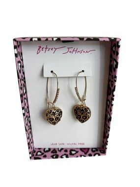 Betsey Johnson Gold Tone Leopard Print Heart Shaped Drop Dangle Earrings.